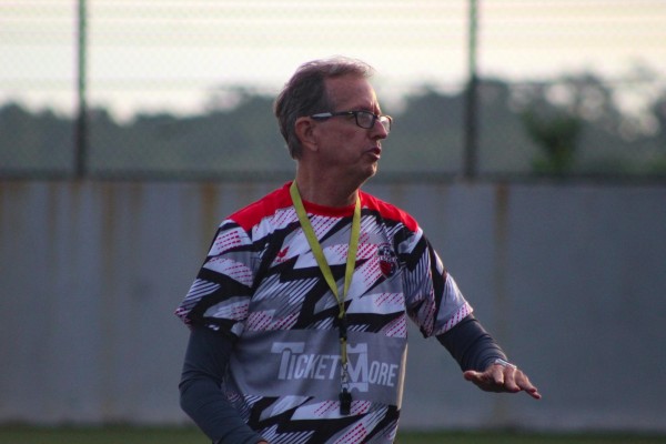 El entrenador del San Francisco, Sir Gary Stempel. El entrenador del San Francisco, Sir Gary Stempel.