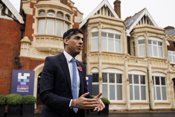 El jefe de Gobierno llegó este jueves desde Londres a Bletchley Park (centro de Inglaterra) que acoge la cumbre de seguridad sobre IA. El jefe de Gobierno llegó este jueves desde Londres a Bletchley Park (centro de Inglaterra) que acoge la cumbre de seguridad sobre IA.