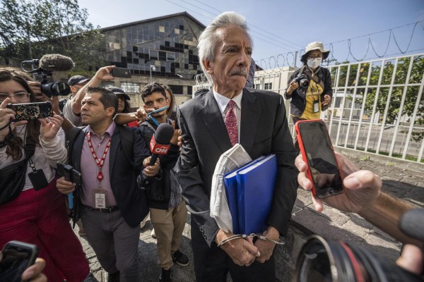 Rubén Zamora Marroquín es el fundador de El Periódico. Rubén Zamora Marroquín es el fundador de El Periódico.