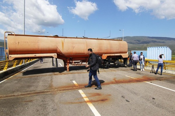 Fotografía del 18 de agosto de 2022 que muestra los contenedores que permanecen bloqueando el Puente Internacional de Tienditas que conecta el estado Táchira (Venezuela) con el departamento de Norte de Santander (Colombia). Fotografía del 18 de agosto de 2022 que muestra los contenedores que permanecen bloqueando el Puente Internacional de Tienditas que conecta el estado Táchira (Venezuela) con el departamento de Norte de Santander (Colombia).
