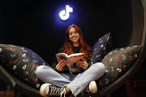 Los 'Booktokers' de TikTok: las nuevas formas de promover la lectura Los 'Booktokers' de TikTok: las nuevas formas de promover la lectura