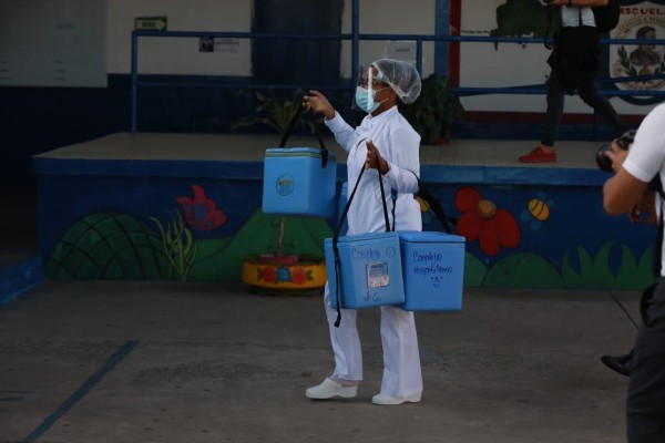 Comienza fase 2 de vacunación con adultos mayores de 60 años en San Miguelito Comienza fase 2 de vacunación con adultos mayores de 60 años en San Miguelito
