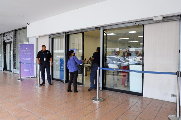 Fachada de las oficinas de la Dirección General de Ingresos, en el edificio Ogawa, en vía España. Fachada de las oficinas de la Dirección General de Ingresos, en el edificio Ogawa, en vía España.