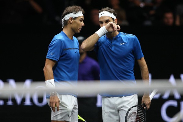 Rafael Nadal y Roger Federer, durante el partido de dobles de la primera edición de la Laver Cup disputada en 2017 en Praga Rafael Nadal y Roger Federer, durante el partido de dobles de la primera edición de la Laver Cup disputada en 2017 en Praga