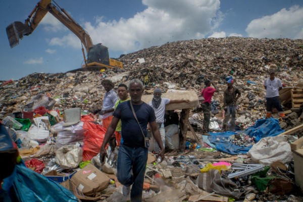 Los recicladores recordaron que llevan años denunciando las condiciones infrahumanas a las que son sometidos en los diferentes vertederos. Los recicladores recordaron que llevan años denunciando las condiciones infrahumanas a las que son sometidos en los diferentes vertederos.