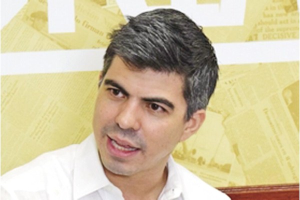 Richard Morales Polítologo Es docente de Ciencias Políticas en la Universidad de Panamá y en la Universidad Católica Santa María La Antigua. Precandidato a la Presidencia por el FAD. Richard Morales Polítologo Es docente de Ciencias Políticas en la Universidad de Panamá y en la Universidad Católica Santa María La Antigua. Precandidato a la Presidencia por el FAD.