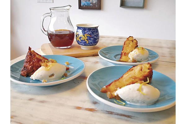 Postre de mamallena con jengibre, coco y ralladura de cáscara de limón. Postre de mamallena con jengibre, coco y ralladura de cáscara de limón.