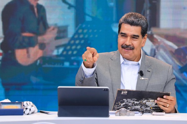 Fotografía cedida por la oficina de Prensa del Palacio Miraflores que muestra al presidente venezolano, Nicolás Maduro, Fotografía cedida por la oficina de Prensa del Palacio Miraflores que muestra al presidente venezolano, Nicolás Maduro,