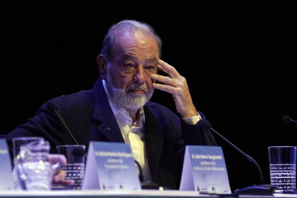 El empresario mexicano Carlos Slim, durante la XXVIII Reunión Plenaria de la Fundación Círculo de Montevideo, en la localidad española de Avilés (norte). El empresario mexicano Carlos Slim, durante la XXVIII Reunión Plenaria de la Fundación Círculo de Montevideo, en la localidad española de Avilés (norte).