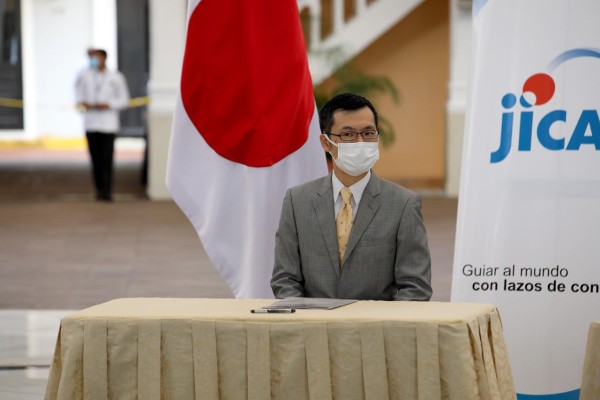 El director de JICA, Makoto Kanagawa, durante la firma del acuerdo de cooperación técnica no reembolsable. El director de JICA, Makoto Kanagawa, durante la firma del acuerdo de cooperación técnica no reembolsable.