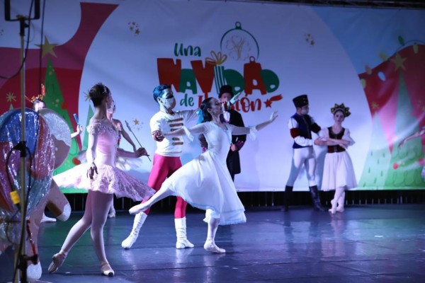 Durante cinco días miles de familias pudieron disfrutar de un abanico de opciones de arte y cultura en este evento Durante cinco días miles de familias pudieron disfrutar de un abanico de opciones de arte y cultura en este evento