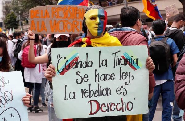 Las movilizaciones cumplen diez días este viernes, se han mantenido pese a la dura represión de la Policía y las fuerzas militares. Las movilizaciones cumplen diez días este viernes, se han mantenido pese a la dura represión de la Policía y las fuerzas militares.