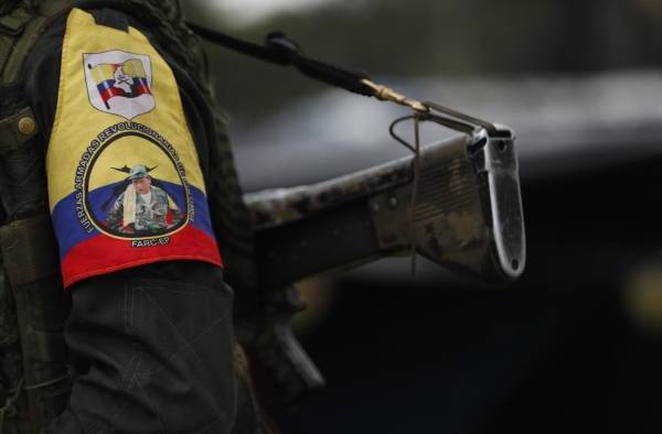 Fotografía de archivo del escudo de las disidencias de las FARC, en la Casa Roja, en el departamento de Caquetá (Colombia). Fotografía de archivo del escudo de las disidencias de las FARC, en la Casa Roja, en el departamento de Caquetá (Colombia).