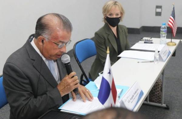 El ministro de Desarrollo Agropecuario, Augusto Valderrama. El ministro de Desarrollo Agropecuario, Augusto Valderrama.