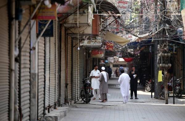 Pakistán observa una huelga de comerciantes por el alza de precios de la electricidad Pakistán observa una huelga de comerciantes por el alza de precios de la electricidad