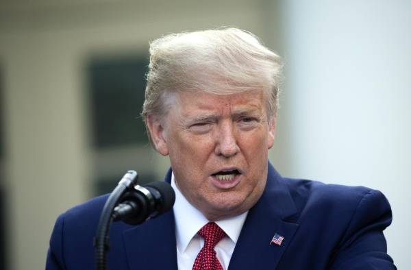 El equipo de Trump intenta demostrar que todo es mentira y que la escritora actúa motivada por el interés propio. El equipo de Trump intenta demostrar que todo es mentira y que la escritora actúa motivada por el interés propio.