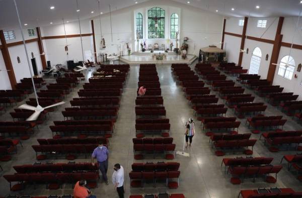 La parroquia solo permitirá la entrada de 189 personas de 750 de su capacidad general para cada misa La parroquia solo permitirá la entrada de 189 personas de 750 de su capacidad general para cada misa
