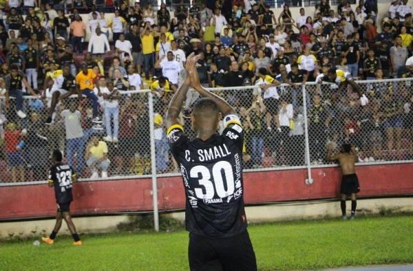 Carlos Small, jugador del CAI. Carlos Small, jugador del CAI.
