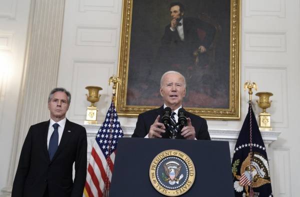 El presidente de Estados Unidos, Joe Biden (d), junto a su secretario de Estado, Antony Blinken, fueron registrados el pasado 7 de ocutbre, durante una alocución acerca de los ataque del grupo Hamás. El presidente de Estados Unidos, Joe Biden (d), junto a su secretario de Estado, Antony Blinken, fueron registrados el pasado 7 de ocutbre, durante una alocución acerca de los ataque del grupo Hamás.