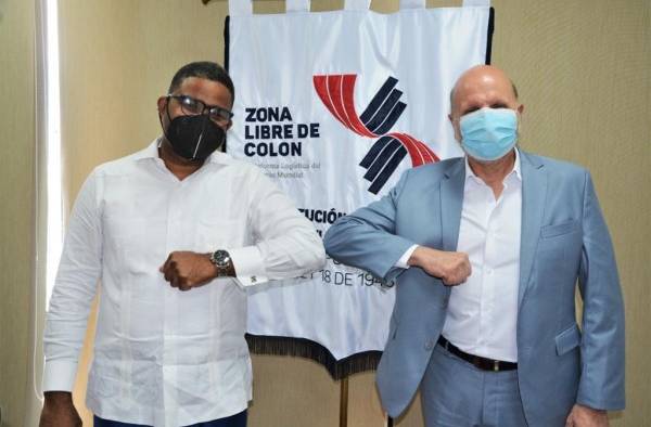 El gerente de la Zona Libre de Colón, Giovanni Ferrari (der.) y el cónsul de República Dominicana en Panamá, Robert Polanco (izq.) El gerente de la Zona Libre de Colón, Giovanni Ferrari (der.) y el cónsul de República Dominicana en Panamá, Robert Polanco (izq.)