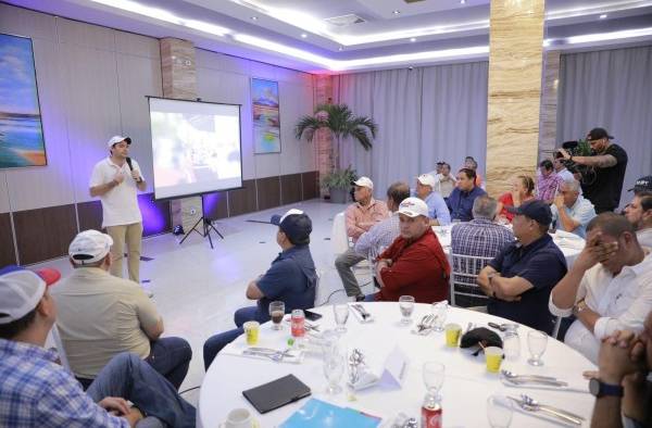 Carrizo propone que la industria de cruceros se extienda a Bocas del Toro. Carrizo propone que la industria de cruceros se extienda a Bocas del Toro.