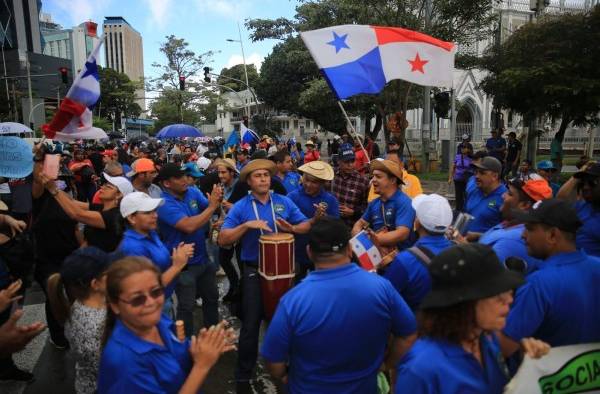 Desde la madrugada de este lunes 23 de octubre se presentan bloqueo de vías en Pacora, Arraiján, Loma Cová, entre otros. Desde la madrugada de este lunes 23 de octubre se presentan bloqueo de vías en Pacora, Arraiján, Loma Cová, entre otros.