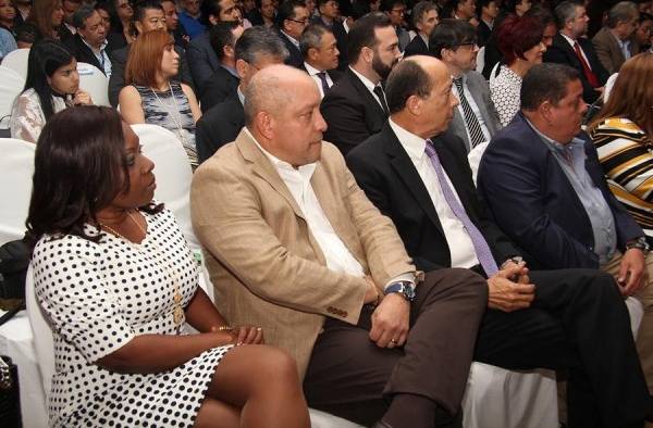Diputados de la Comisión de Infraestructura asistieron a la apertura de sobres Diputados de la Comisión de Infraestructura asistieron a la apertura de sobres