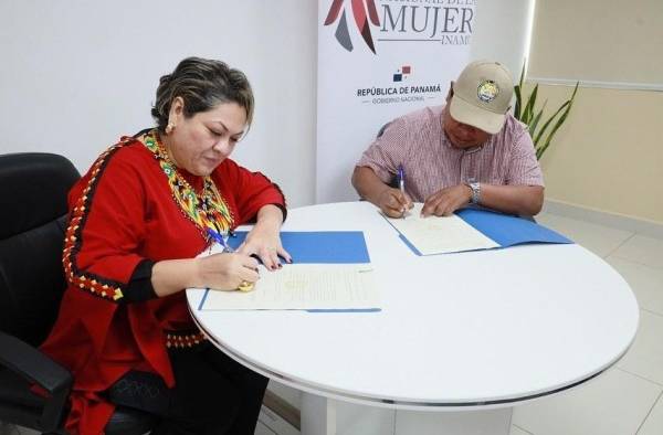 Suscribieron el memorandum la directora del Inamu, Nellys Herrera y por la Coonapip, su presidente Marcelo Guerra. Suscribieron el memorandum la directora del Inamu, Nellys Herrera y por la Coonapip, su presidente Marcelo Guerra.