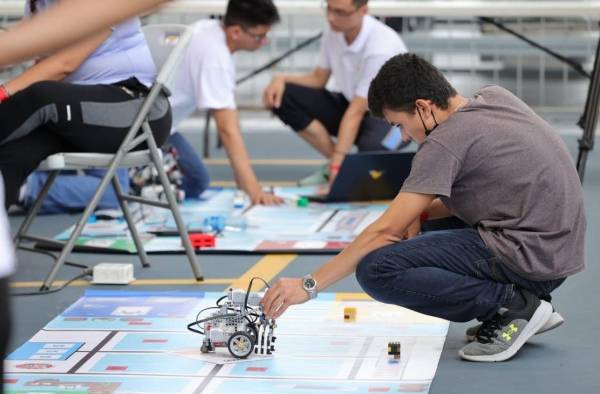 Las competencias iniciarán el 18 de noviembre a las 8:00 de la mañana. Las competencias iniciarán el 18 de noviembre a las 8:00 de la mañana.