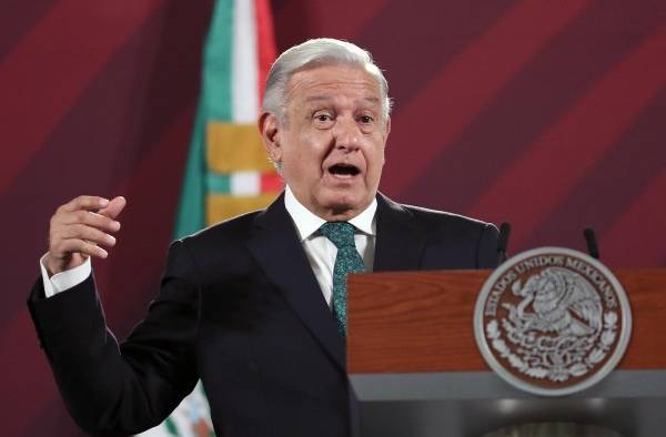 ‘Allá sí está polarizado. Los medios, cadenas de televisión, en contra de Trump, a favor de los demócratas’, dijo López Obrador. ‘Allá sí está polarizado. Los medios, cadenas de televisión, en contra de Trump, a favor de los demócratas’, dijo López Obrador.