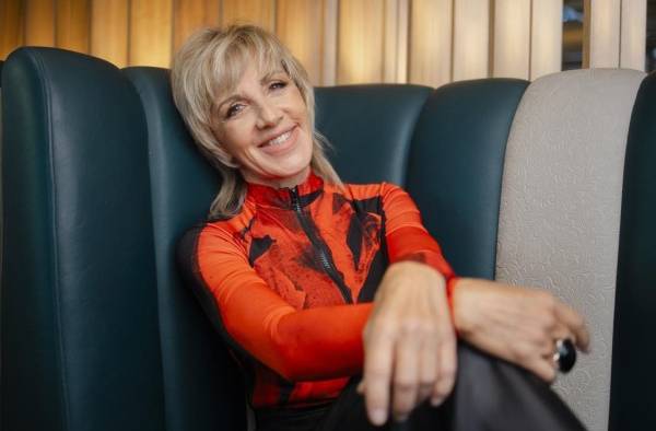 La cantante Ana Torroja recibió con emoción la noticia del premio a la Excelencia Musical que recibirá en la próxima edición de los Latin Grammy. La cantante Ana Torroja recibió con emoción la noticia del premio a la Excelencia Musical que recibirá en la próxima edición de los Latin Grammy.