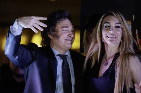 Florez y Milei se conocieron en el programa Almorzando con Mirtha Legrand Florez y Milei se conocieron en el programa Almorzando con Mirtha Legrand