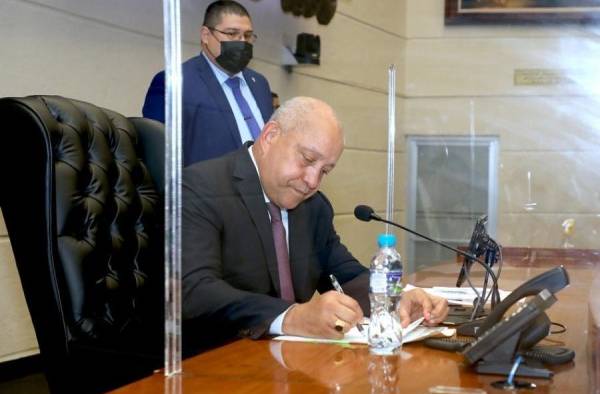 El proyecto fue firmado y avalado por el presidente de la Asamblea Nacional, el diputado Crispiano Adames tras su aprobación en tercer debate. El proyecto fue firmado y avalado por el presidente de la Asamblea Nacional, el diputado Crispiano Adames tras su aprobación en tercer debate.
