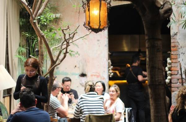 En La Taverna se puede disfrutar de una variedad de cócteles En La Taverna se puede disfrutar de una variedad de cócteles