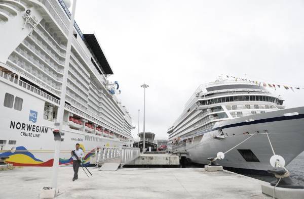 Unos 2.500 turistas llegan a Panamá en buques Norwegian Encore y Viking Star Unos 2.500 turistas llegan a Panamá en buques Norwegian Encore y Viking Star