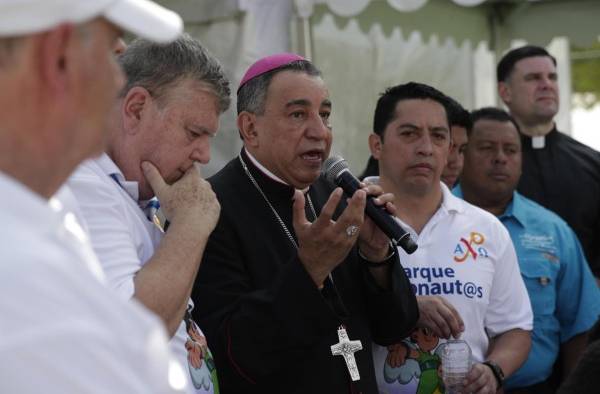 Ulloa dijo que se debe seguir tendiendo siempre la mano a los migrantes. Ulloa dijo que se debe seguir tendiendo siempre la mano a los migrantes.