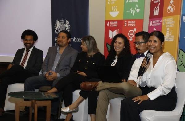 Panel de expertos en la presentación de la Plataforma de Acción Nacional para los Plásticos Panel de expertos en la presentación de la Plataforma de Acción Nacional para los Plásticos