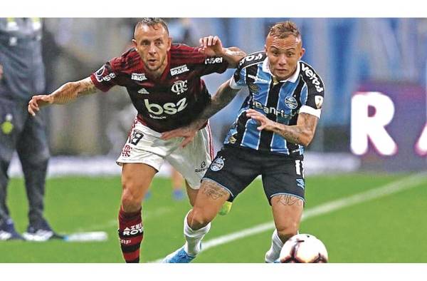 Flamengo o Gremio, uno de los dos conformará una nueva final de la Conmebol Libertadores. Flamengo o Gremio, uno de los dos conformará una nueva final de la Conmebol Libertadores.