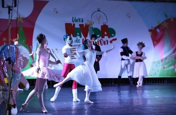 Durante cinco días miles de familias pudieron disfrutar de un abanico de opciones de arte y cultura en este evento Durante cinco días miles de familias pudieron disfrutar de un abanico de opciones de arte y cultura en este evento