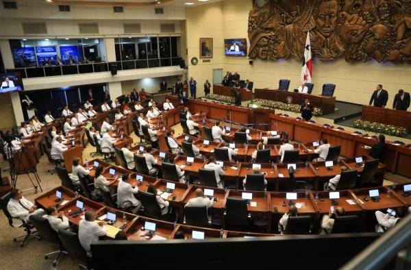 La mañana de este sábado se propusieron tres candidatos para diputado presidente de la Asamblea. La mañana de este sábado se propusieron tres candidatos para diputado presidente de la Asamblea.