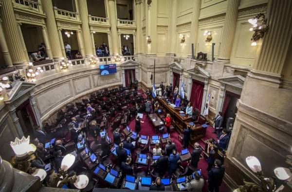 Vista general durante una sesión en el Congreso de la Nación en Buenos Aires (Argentina). Vista general durante una sesión en el Congreso de la Nación en Buenos Aires (Argentina).