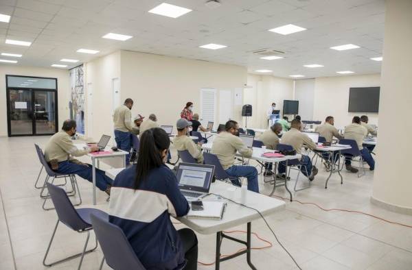 Se prevé firmar un convenio de cooperación con la Sociedad Panameña de Ingenieros y Arquitectos y el Instituto Técnico Superior Especializado. Se prevé firmar un convenio de cooperación con la Sociedad Panameña de Ingenieros y Arquitectos y el Instituto Técnico Superior Especializado.