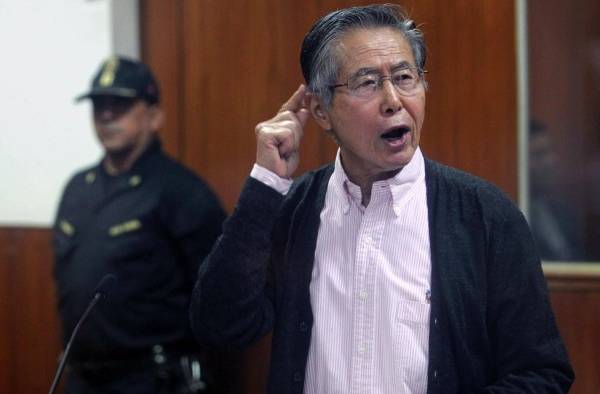 Fotografía de archivo fechada el 15 de mayo del 2016 del expresidente peruano Alberto Fujimori. EFE / Ernesto Arias Fotografía de archivo fechada el 15 de mayo del 2016 del expresidente peruano Alberto Fujimori. EFE / Ernesto Arias