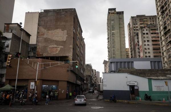 Fotografía que muestra la Esquina El Cristo, lugar donde detonó uno de los objetos usados para el atentado contra de Nicolás Maduro en el año 2018. Fotografía que muestra la Esquina El Cristo, lugar donde detonó uno de los objetos usados para el atentado contra de Nicolás Maduro en el año 2018.