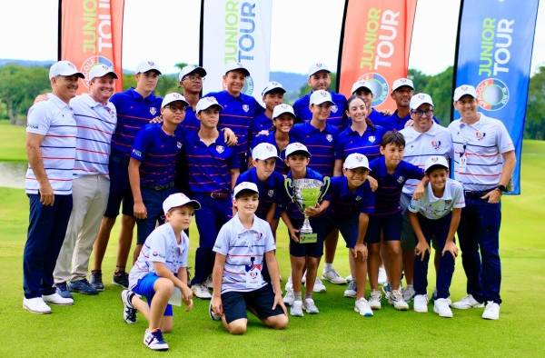 En este torneo participaron los 28 mejores jóvenes golfistas, entre las edades de 10 a 18 años. En este torneo participaron los 28 mejores jóvenes golfistas, entre las edades de 10 a 18 años.