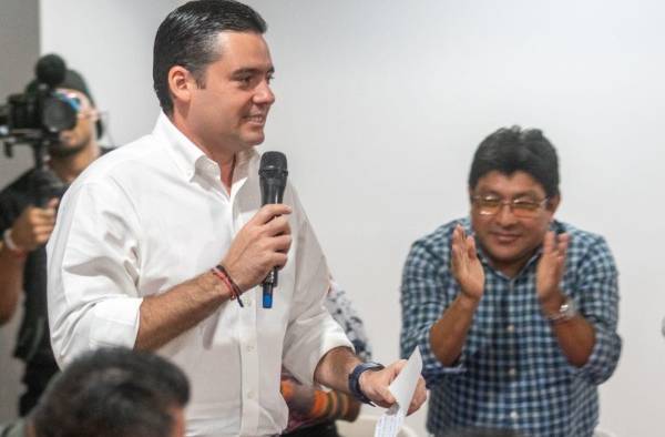 ‘El reciente anuncio hecho por la calificadora de riesgo son excelentes noticias para la nación’, dijo Carrizo. ‘El reciente anuncio hecho por la calificadora de riesgo son excelentes noticias para la nación’, dijo Carrizo.