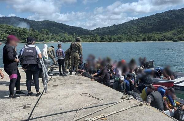 El Senafront rescató a 150 migrantes que eran trasladados en diversas embarcaciones por la región indígena de Guna Yala. El Senafront rescató a 150 migrantes que eran trasladados en diversas embarcaciones por la región indígena de Guna Yala.
