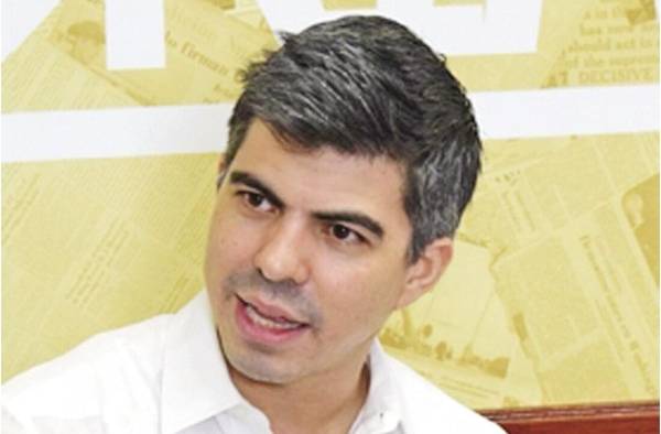 Richard Morales Polítologo Es docente de Ciencias Políticas en la Universidad de Panamá y en la Universidad Católica Santa María La Antigua. Precandidato a la Presidencia por el FAD. Richard Morales Polítologo Es docente de Ciencias Políticas en la Universidad de Panamá y en la Universidad Católica Santa María La Antigua. Precandidato a la Presidencia por el FAD.