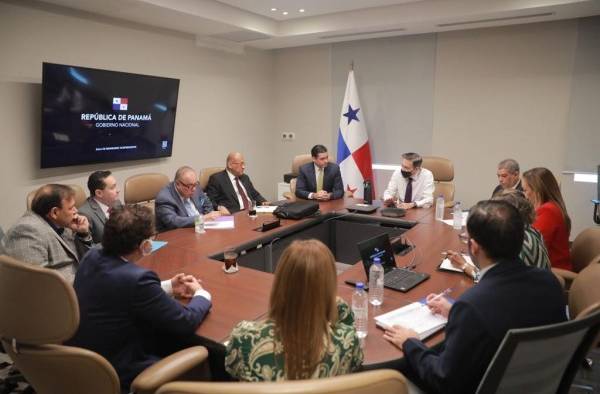 Cortizo aprovechó este encuentro con el equipo de trabajo para recordar que su administración debe “garantizar medicamentos'. Cortizo aprovechó este encuentro con el equipo de trabajo para recordar que su administración debe “garantizar medicamentos'.