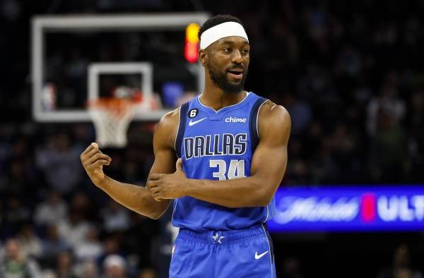 Walker debutó en la NBA con los Charlotte Hornets. Walker debutó en la NBA con los Charlotte Hornets.